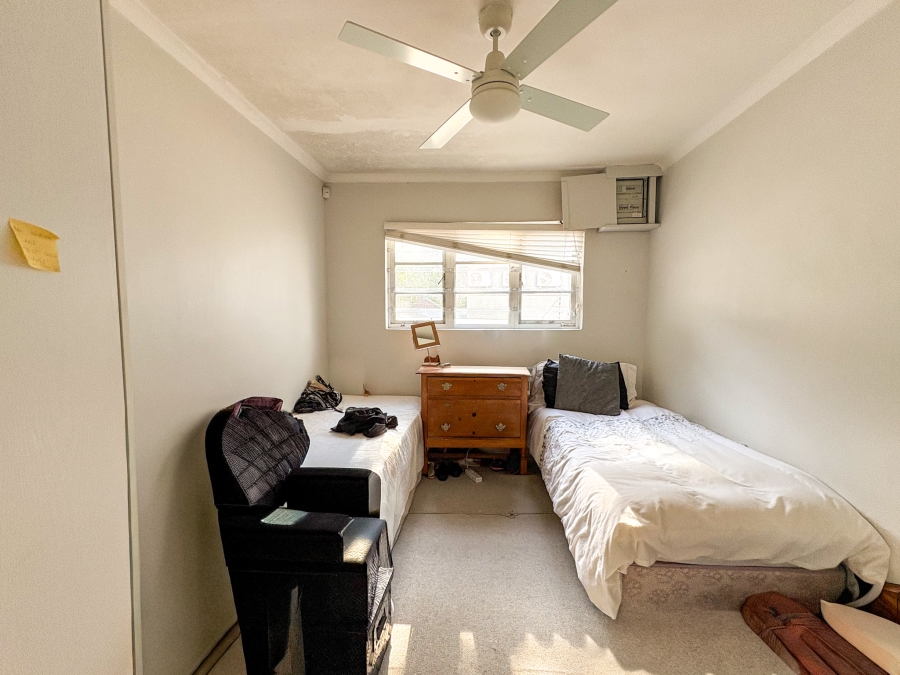 2 Bedroom Property for Sale in Vredehoek Western Cape